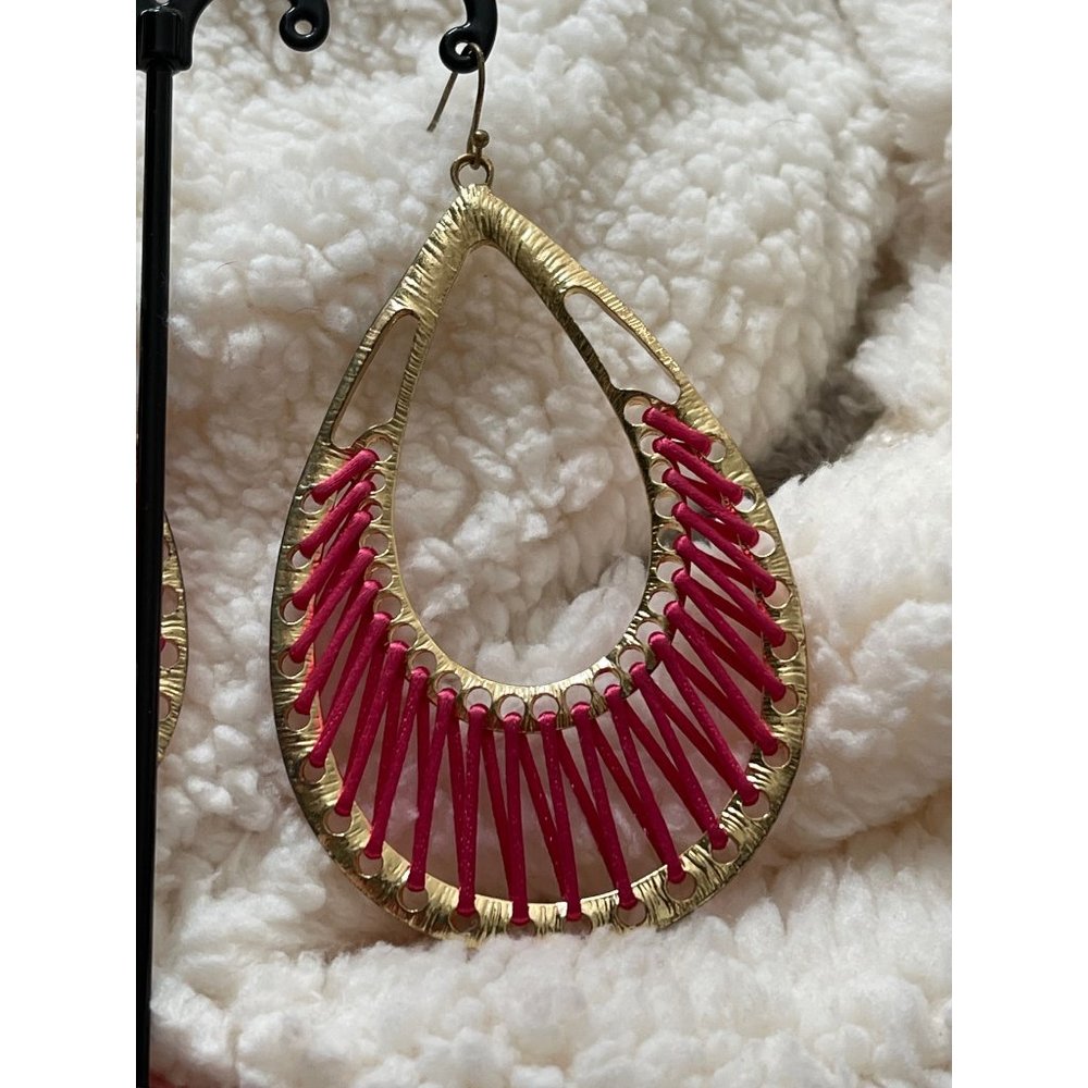Big Gold Tone Pink Sting Designed Teardrop Statement Earrings - Picture 5 of 11
